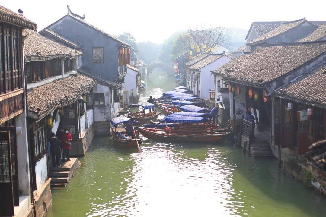年薪1700万，效力湖人！悍将遗憾伤退，佩林卡确定了交易筹码